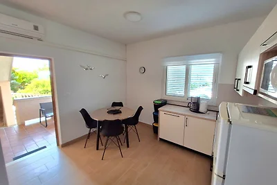 Apartment Nikolina 2 mit Meerblick