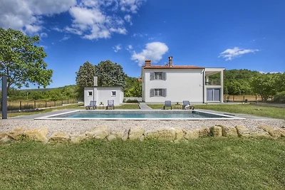 Private Pool with Relaxing Nature View - Apt...