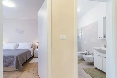 Modern, Elegant Apartment Salvia (Rosemary)