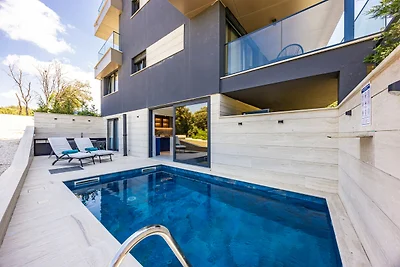 The Bayfront - Luxury Pool Residence
