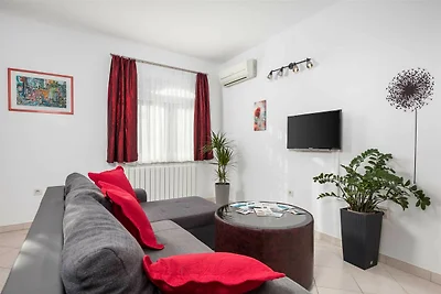 Schöne Wohnung Rot in der Nähe des Strandes