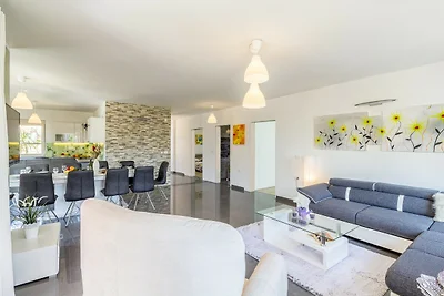 Villa für 10 Personen mit Pool, Grill,...