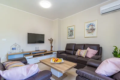 Modern, Elegant Apartment Anna (Rosemary)