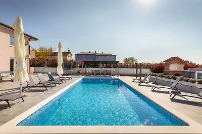 Villa Berg II - Pool, Spielzimmer, Trampolin