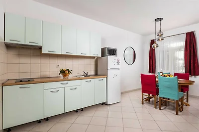 Schöne Wohnung Rot in der Nähe des Strandes