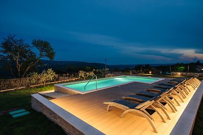 Villa de la Vie with Heated Swimming Pool