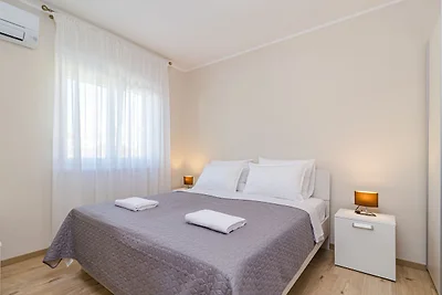 Modern, Elegant Apartment Anna (Rosemary)