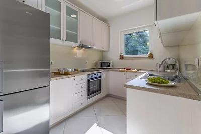 Lotus Elite Villa with Pool & Jacuzzi 9