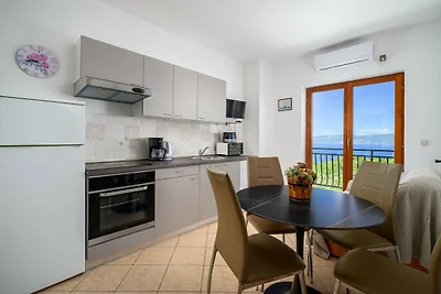 Relaxing Summer Apartment - Pool, Sauna, Jacu...