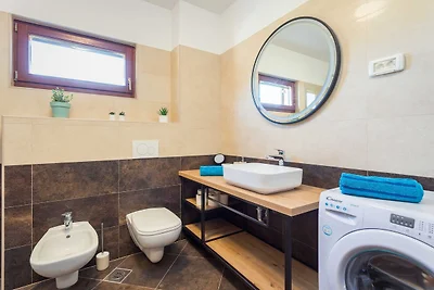 Modern Apt, Shared Pool, Balcony - Cesare 3