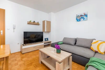 Apartment Stellina with Cozy Balcony