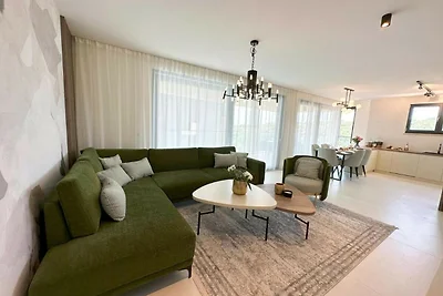 The Riviera Three - Luxusapartment am Wasser