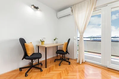 Close to the Beach and the Mall - Sunny Pula
