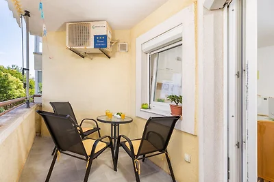 Apartment Stellina with Cozy Balcony