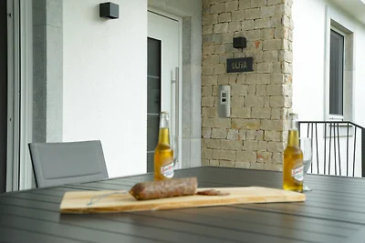 Oliva Serenity Apartment mit Pool