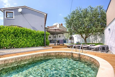 Holiday House Ulika with Private Pool