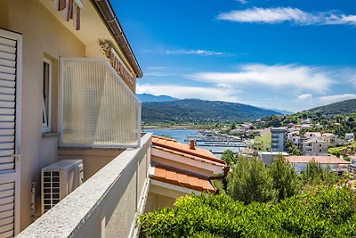Apartment Nikolina 4 mit Meerblick