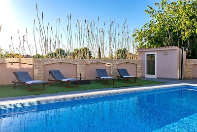 Beautiful Villa Nika with Heated Pool