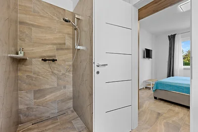 Moderne Familienvilla Mia mit privatem Pool