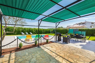 Private Pool and Big Garden- Holiday Home...