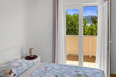 Apartment Nikolina 2 mit Meerblick