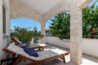 Family Apartment Stinjan with Garden View
