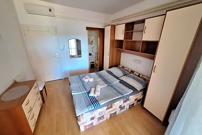 Apartment Nikolina 2 mit Meerblick