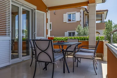 Lotus Elite Villa mit Pool und Whirlpool 2