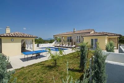 Wunderschönes Villa Lands mit privatem Pool