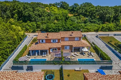 Lotus Elite Villa mit Pool und Whirlpool 7