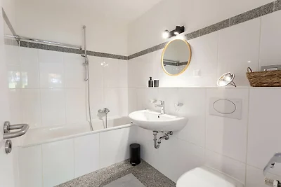MET01 Ferienwohnung mit Balkon