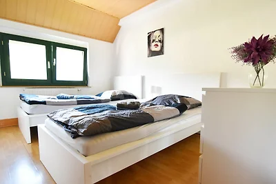 HE01 Ferienwohnung mit Terrasse