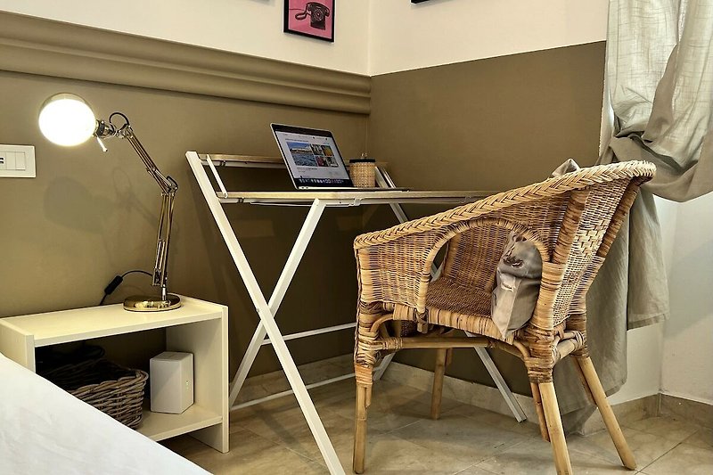 Your office by the sea: ask for the folding desk and enjoy workation!