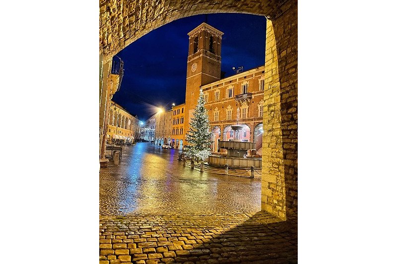 Borgo medievale di Fabriano a Natale