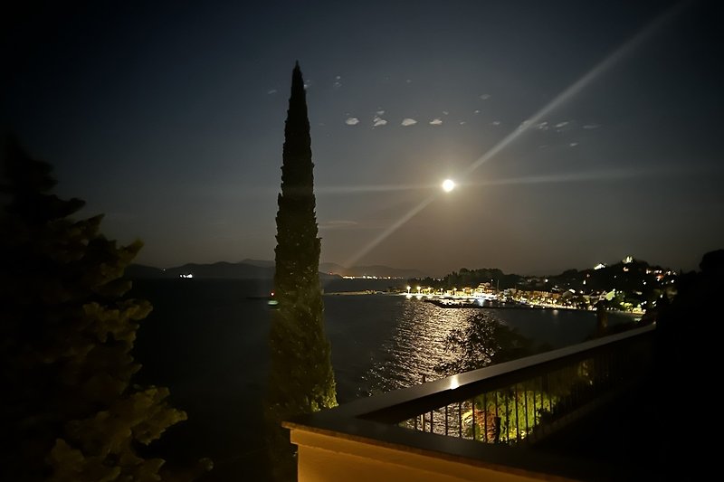 Full moon view from balcony A 4