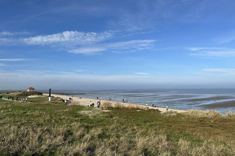 Blick auf den Strand von Hooksiel im Bereich von Strandhaus 1