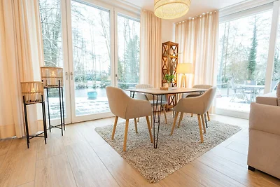 Hello Holidays: Lichtermeer | Seeterrasse |...