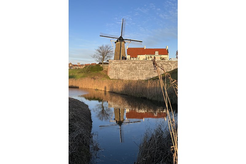 Die Windmühle in unserem Lieblingsort Zierikzee, absolute Empfehlung.Mehr unter Instagram @ferienhaushollandhw8_die _2te