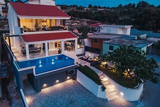 Villa Miracle - Haus mit drei Schlafzimmern u...