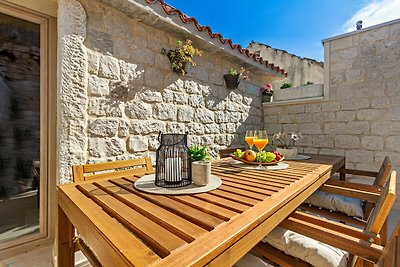 Steinhaus Trogir – Haus mit drei Schlafzimmer...