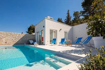 Villa Nensi - Haus mit fünf Schlafzimmern und...