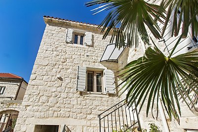 Steinhaus Trogir – Haus mit drei Schlafzimmer...