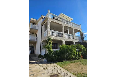 Apartments Nestor - studio apartment with a s...