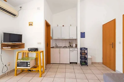 Apartments Maretic Brodarica A1