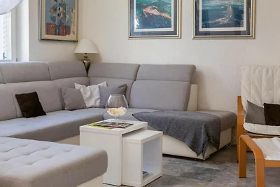 Villa Nensi - Haus mit fünf Schlafzimmern und...