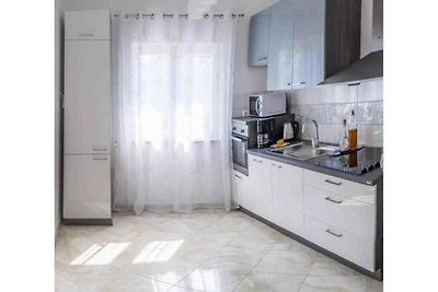 Holiday Home Lucić - Three bedroom house with...