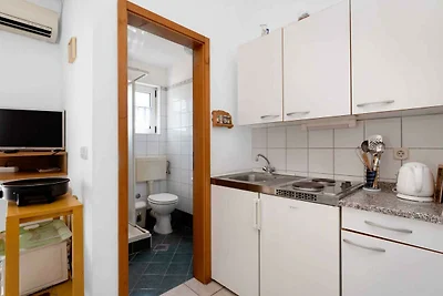 Apartments Maretic Brodarica A1