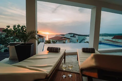 Villa Miracle - Haus mit drei Schlafzimmern u...
