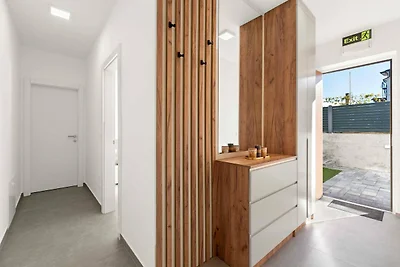 Apartments Velic - Apartment mit Terrasse B