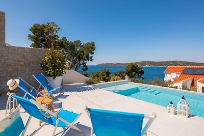 Villa Nensi - house with five bedrooms and a ...